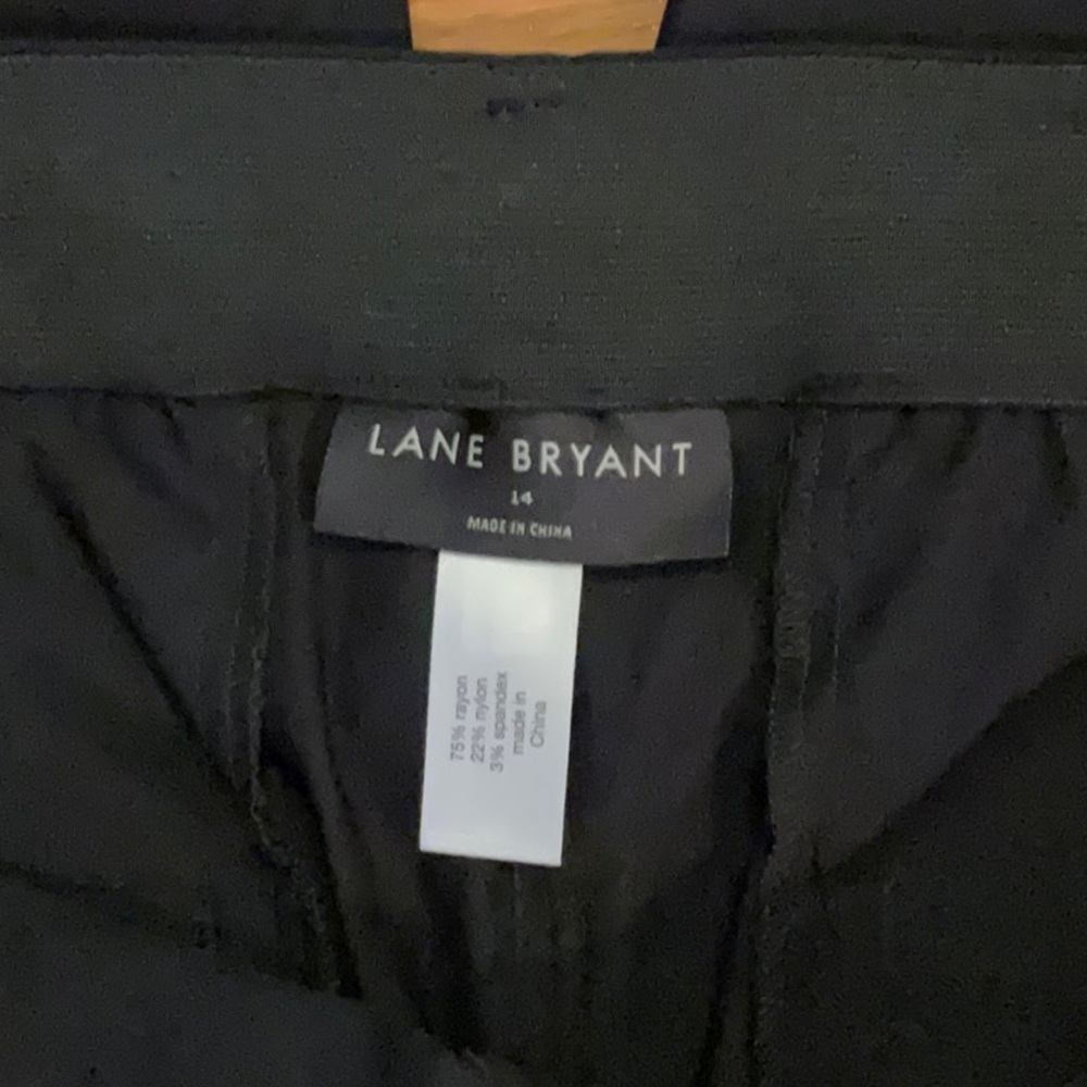 Woman’s Black Capris - Slim Capri - Size 14 - Picture 6 of 7